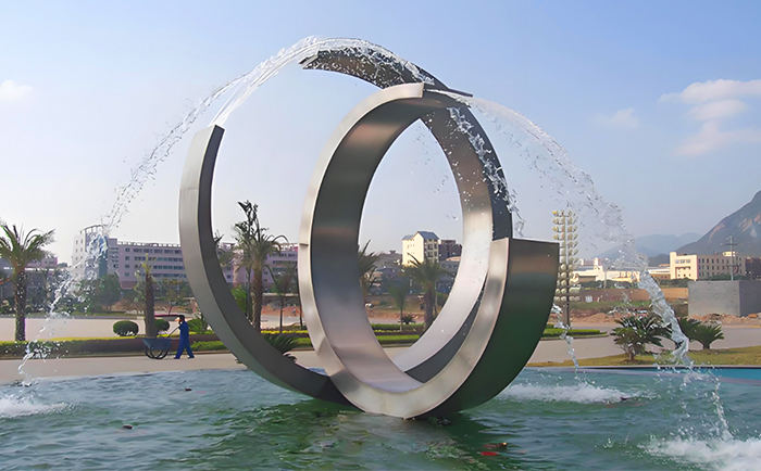 靈動(dòng)水韻，不銹鋼噴泉雕塑的夢(mèng)幻交響