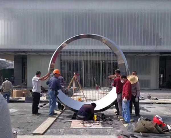 現(xiàn)代園林景觀雕塑如何進行包裝運輸？優(yōu)藝雕塑廠家為您支招